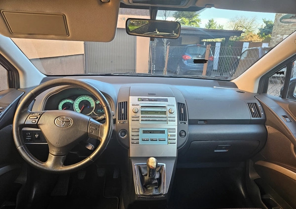 Toyota Corolla Verso cena 19000 przebieg: 225000, rok produkcji 2008 z Poznań małe 67